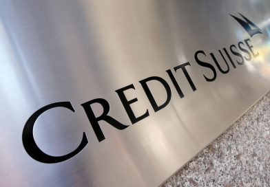 Akcie UBS po prevzatí klesli o 14 %, Credit Suisse o 63 %