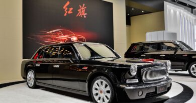 Peking kritizuje „protekcionistické“ vyšetrovanie elektrických automobilov Európskou úniou