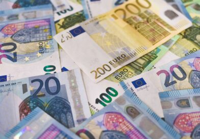 Inflácia v EÚ sa v auguste zrýchlila na 3,2 %. Inflácia v EÚ sa v auguste zrýchlila na 3,2 %.