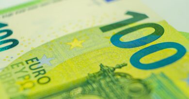 Zvýšenie sadzieb ECB v septembri nebude stačiť na obmedzenie inflácie, uviedol šéf litovskej centrálnej banky